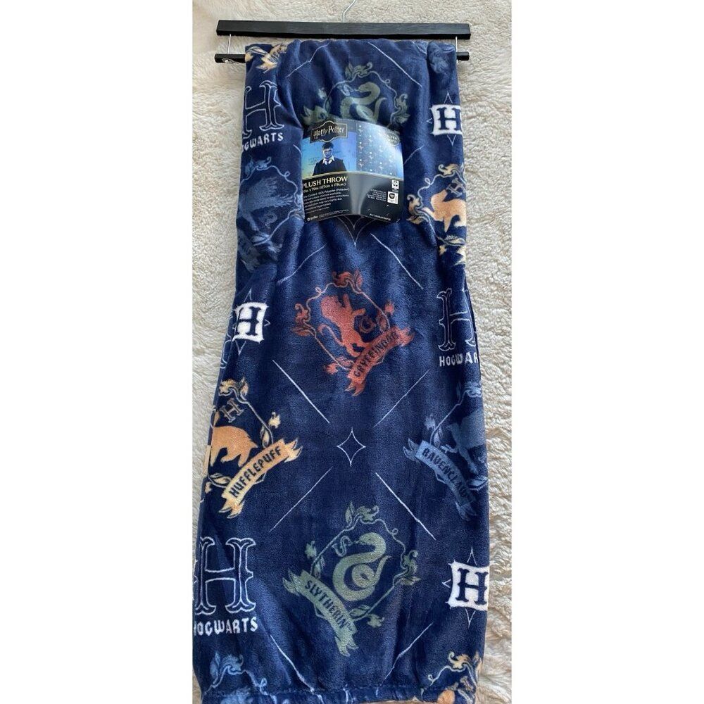 Harry Potter Hogwarts Holiday Christmas Plush Throw Blanket 50 X 70” NEW